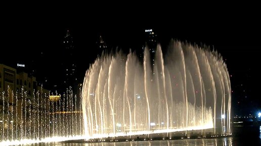 «Поющий» фонтан в Дубае (15 фото + 7 видео)