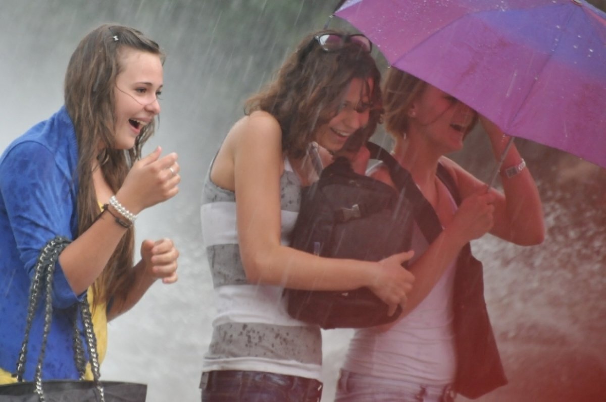    Штормовое предупреждение на Кубани продлили до 2 июня включительно