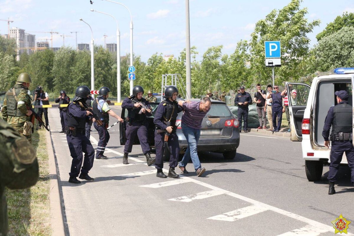 В Минобороны показали, как в Минске бойцов теробороны учили бороться с ДРГ — Видео
