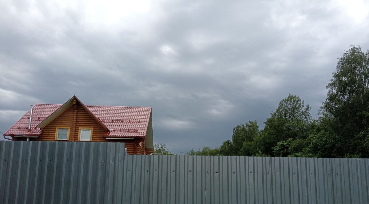 Вот так у нас сегодня развлекается природа. Фото из домашнего архива