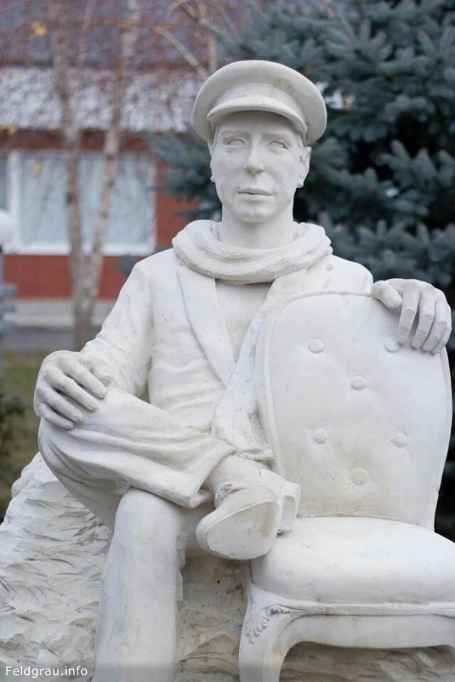 На родине, в Никополе, Осипу Шору установили памятник.