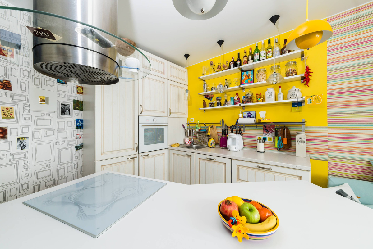 Яркие кухни в интерьере - дизайн ярких кухонь на фото