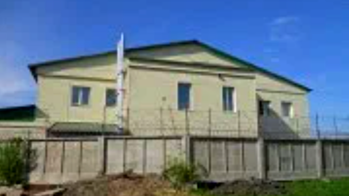 Донская церковь выглядела как-то так, и на церковь-то не похоже