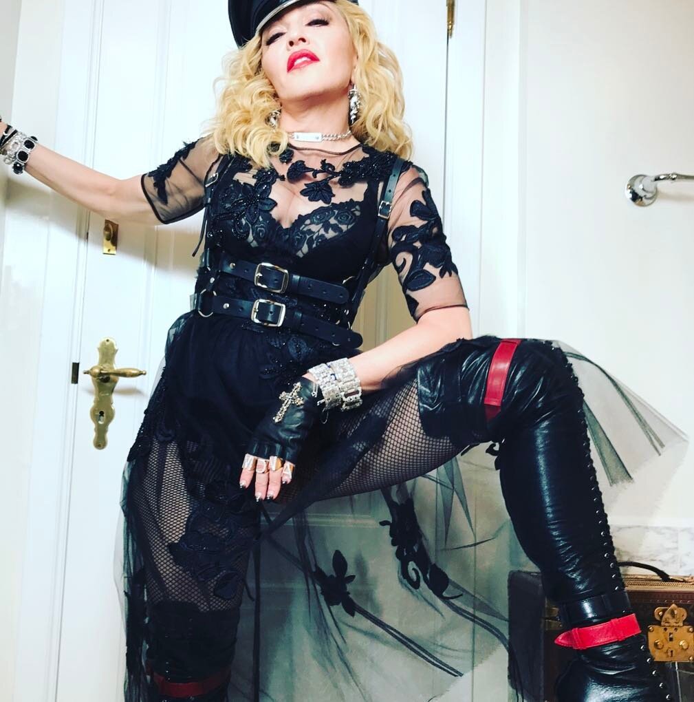 Мадонна купила. Мадонна певица. Мадонна 2021. Мадонна певица 2017. Madonna 1988.