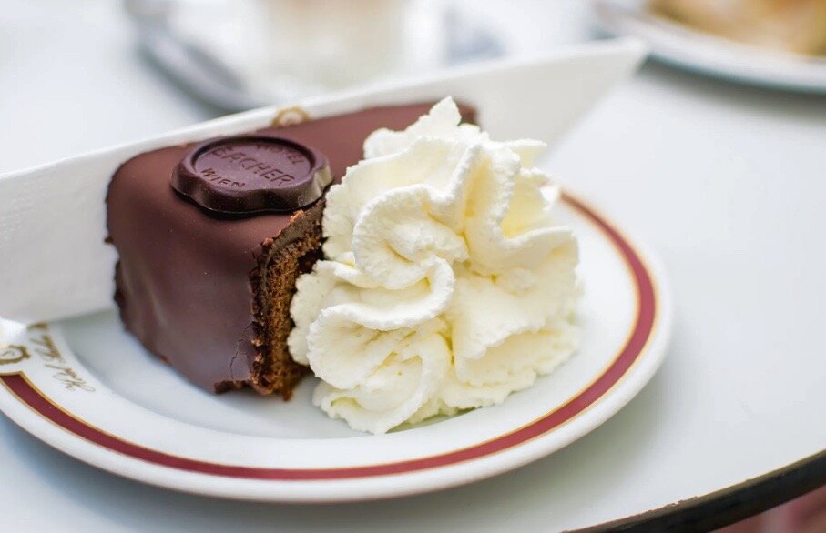 Шоколадный торт "Захер".