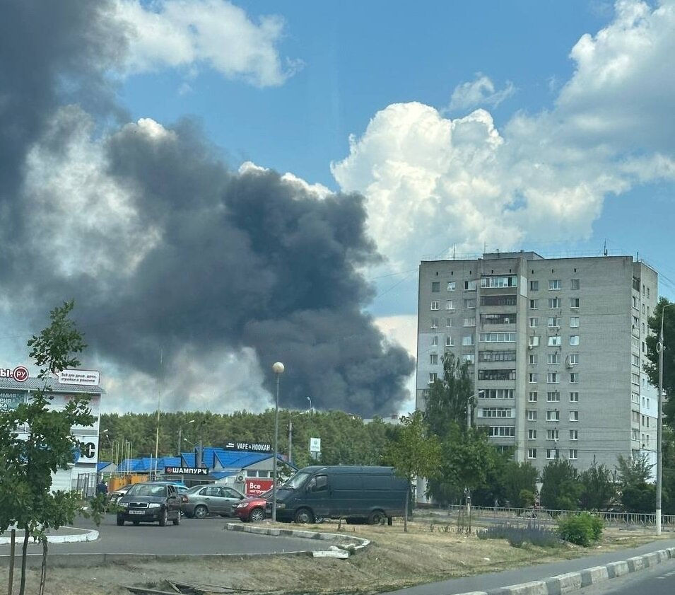    В Брянске загорелась стройплощадка военного госпиталя avchernov