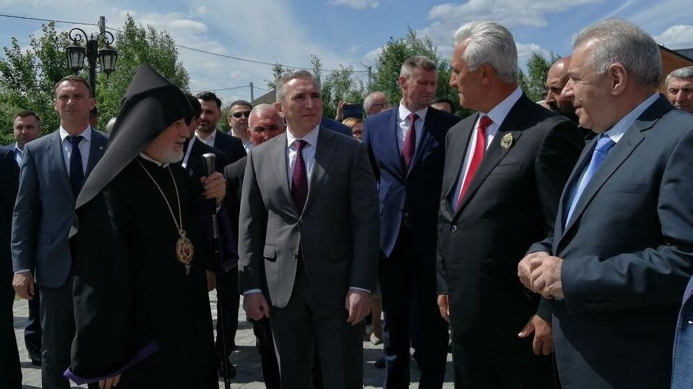     Парк Российско-Армянской дружбы и памятник Маршалу И. Х. Баграмяну открыли сегодня в Тюмени.