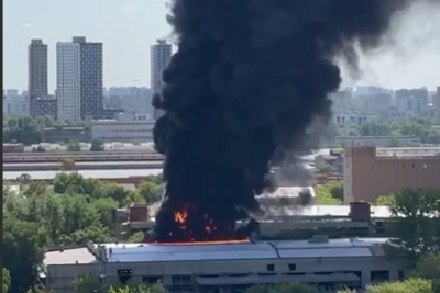    Пожар в цеху завода на юго‑востоке Москвы ©Скриншот