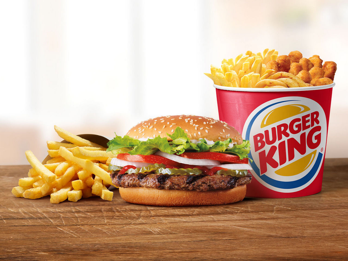 Промокод бургер Кинг 200 рублей. Фаст фуд реклама. Промокод 2 за 200 Burger King. Бургер Кинг Азов.
