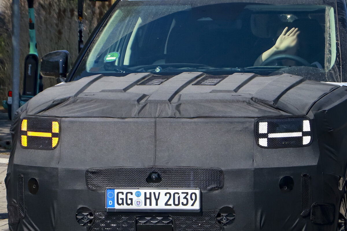    Hyundai Santa Fe   
Carscoops