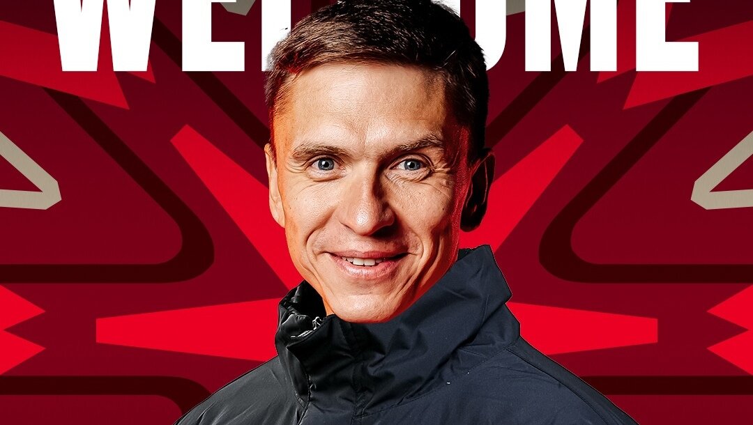     Последние два года он работал в екатеринбургском «Автомобилисте».