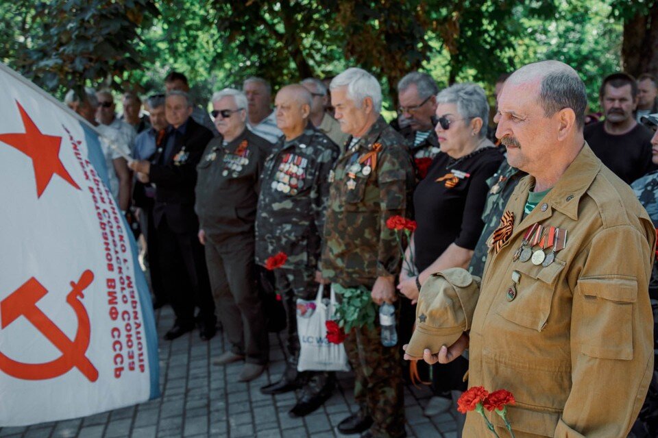 Рисунок вечного огня в донецке