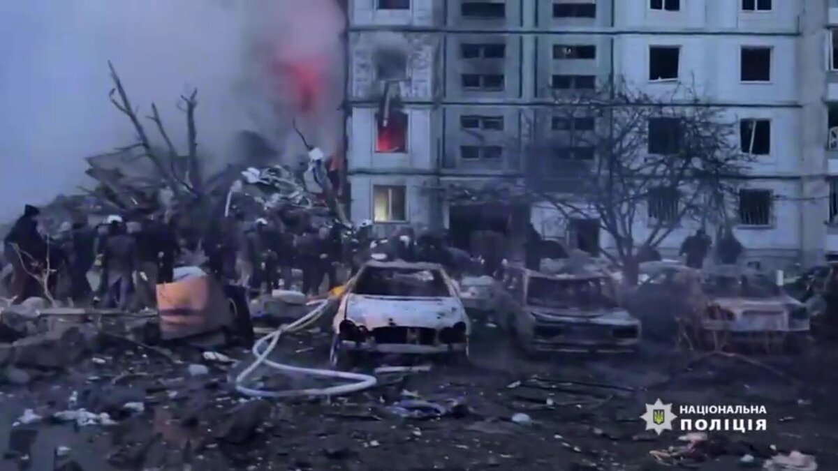 Дуракам много говорить не надо просто ткнуть пальцем в кого либо и сказать - "Это он во всем виноват"