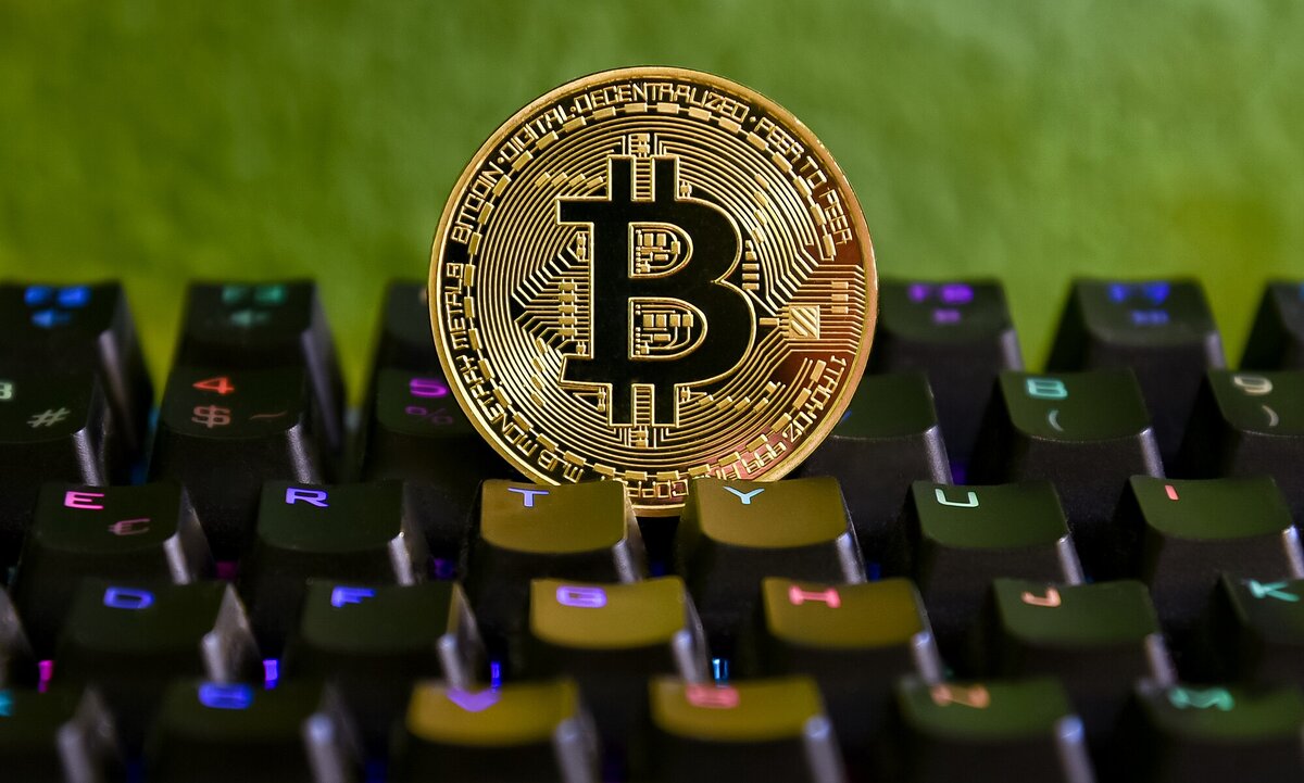Биткоин.