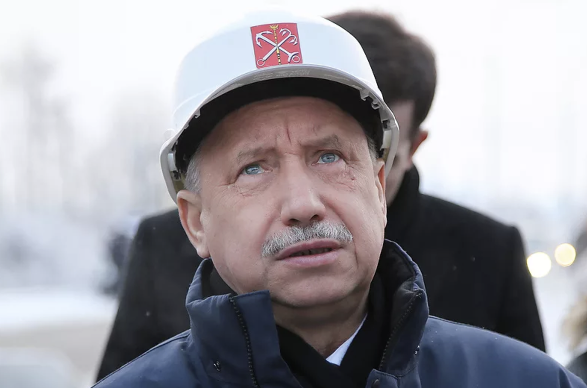 Беглов губернатор Санкт-Петербурга смеётся. Смешной губернатор Санкт-Петербурга Александр Беглов. Беглов в каске. Беглов грустный.