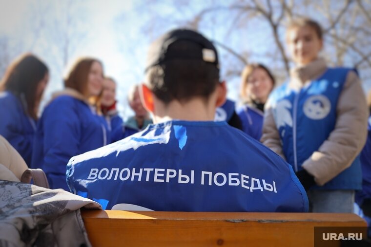    Волонтеры помогают в эвакуации раненых в Донбассе