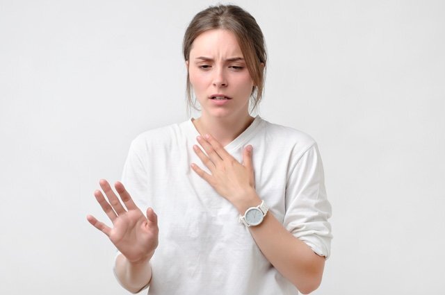    Почему летом может пропадать голос?