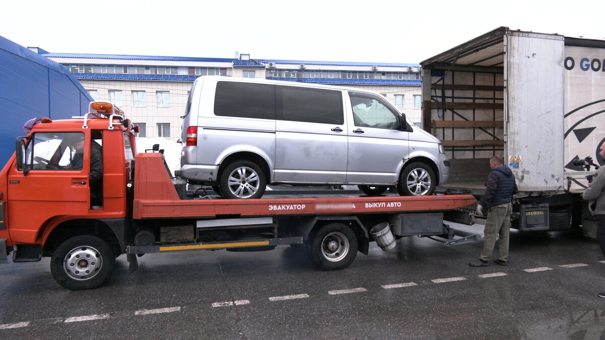    Из Ханты-Мансийска на Донбасс отправили партию автомобилей