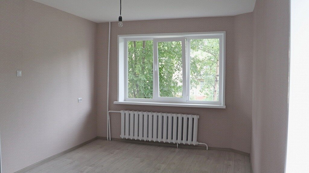     В этом году городские власти передадут педагогам, работающим в краевой столице, 15 квартир. Новая жизнь в них начнется сразу после завершения косметического ремонта во всех помещениях.