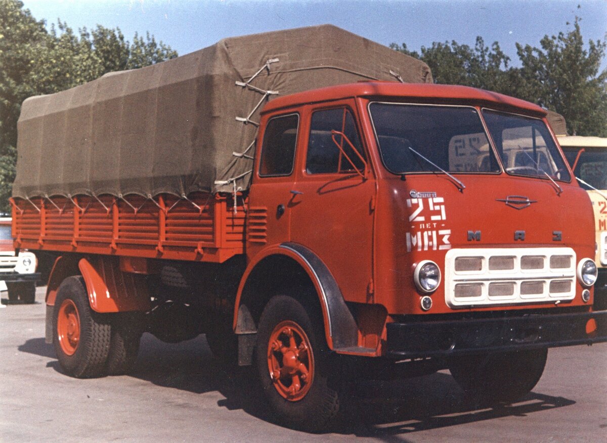 Отечественные грузовики. МАЗ-500 грузовой автомобиль. МАЗ 500. Советский грузовик МАЗ 500. МАЗ 500 фургон.