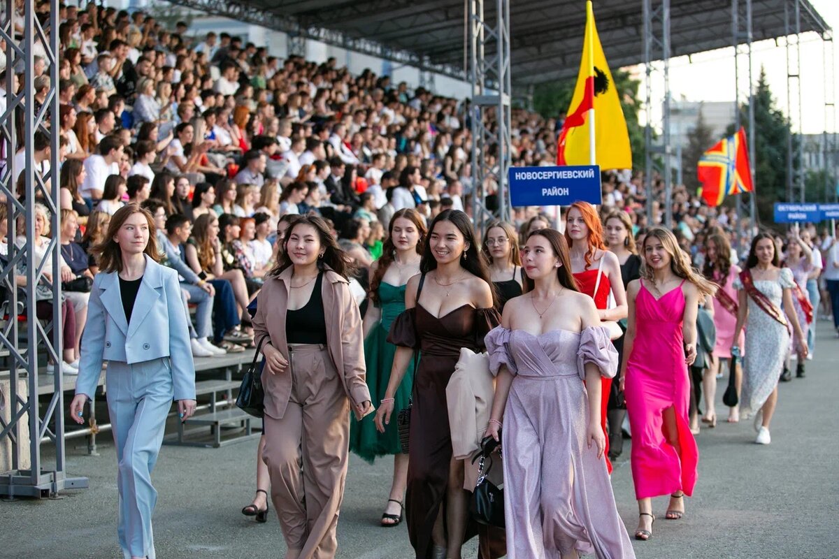  📷    В Оренбургской области 29 июня прошел «Золотой бал лучших выпускников-2023» Кристина Просвиркина