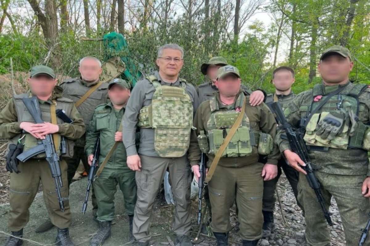   Радий Хабиров накануне Дня Победы отправился в зону СВО