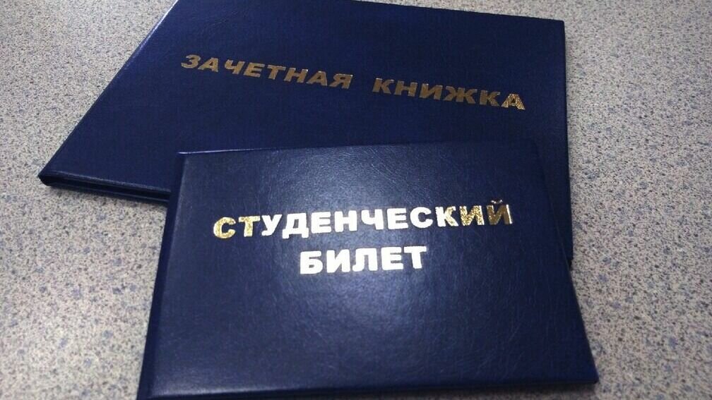     Продолжат обучаться дистанционно студенты пяти факультетов, у которых занятия проходили в Шуваловском корпусе.