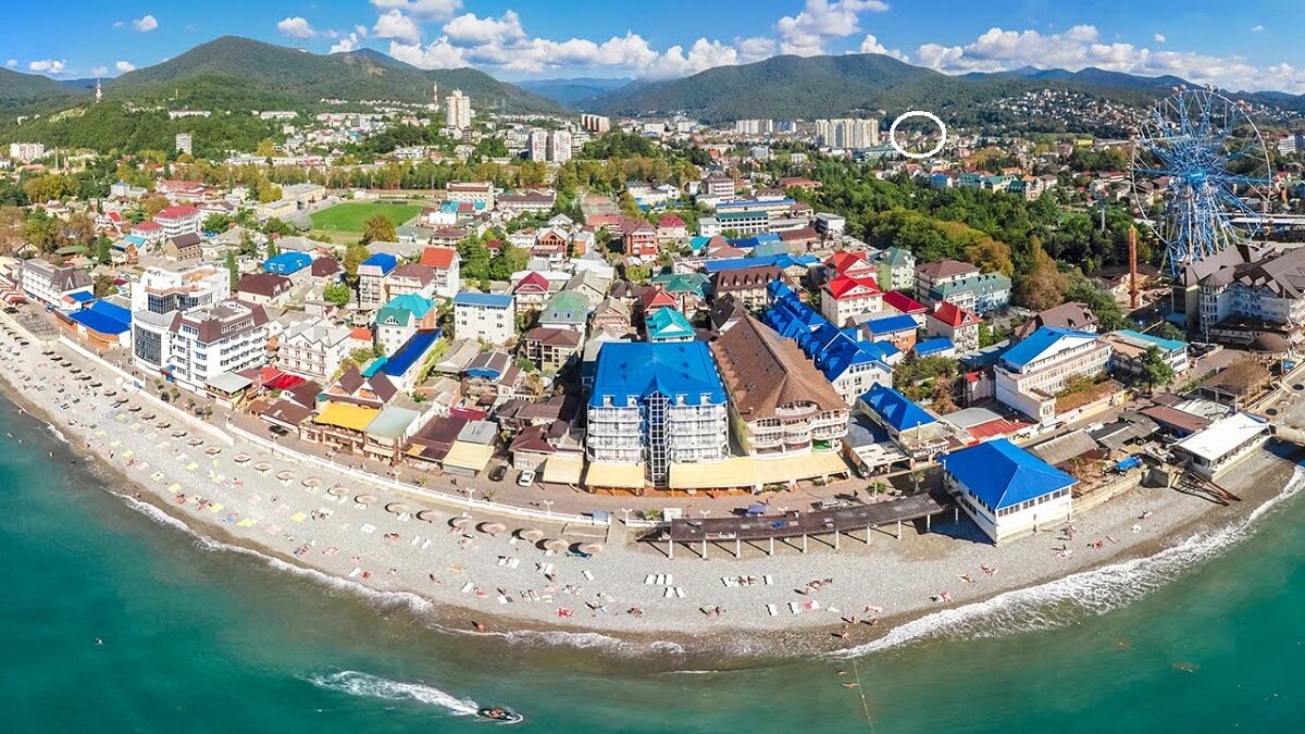 Окрестности отеля "Диамонд" в Лазаревке