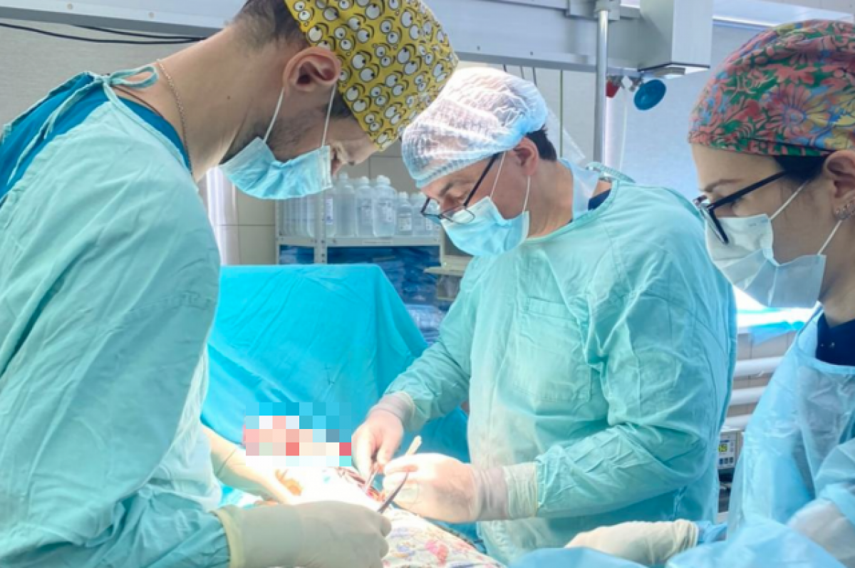    «Выставили на улицу». Врачи из Новосибирска спасли раненого участника СВО