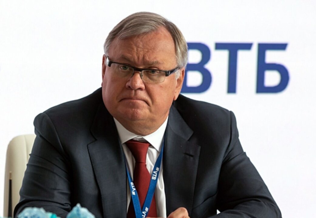    Костин заявил об острой необходимости подключения банков к китайскому аналогу SWIFT