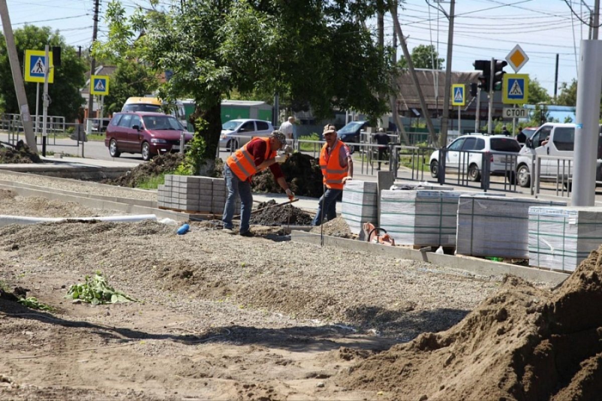    В Белореченске по нацпроекту обновляют общественную территорию
