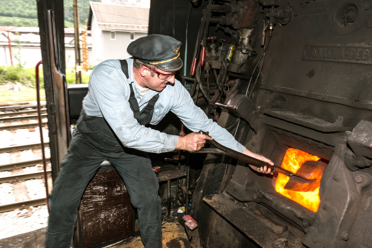 Фото с сайта https://stroiteh-msk.ru/foto/kochegar-tehnologicheskih-pechej-kod-professii.html