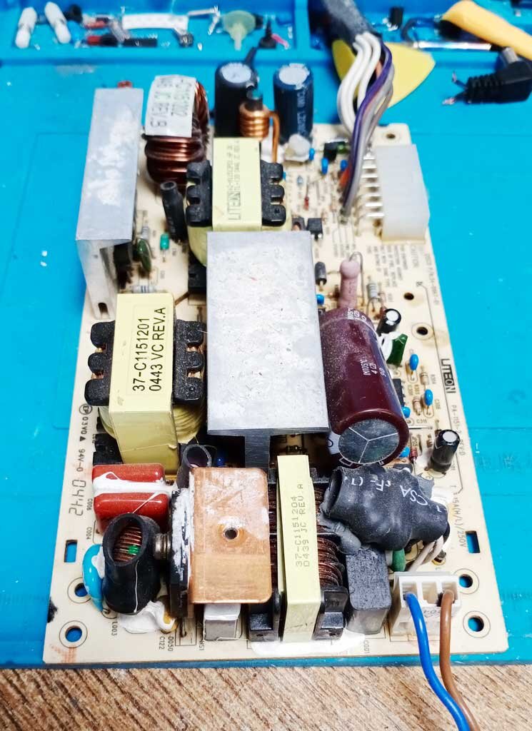 Вот таким образом выглядит плата