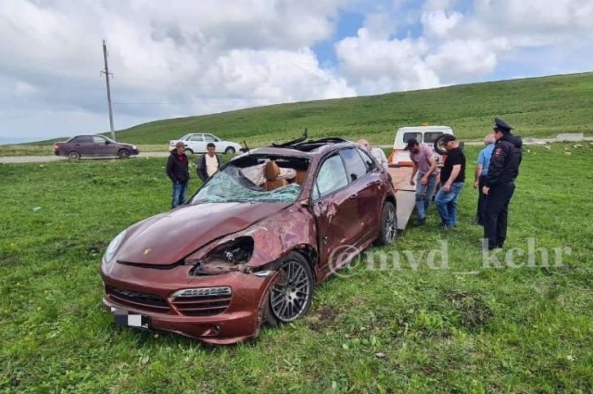    Два человека погибли в автоаварии в Малокарачаевском районе