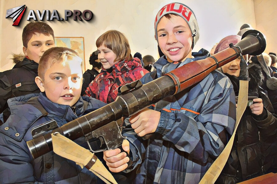 Фото детей с оружием в руках