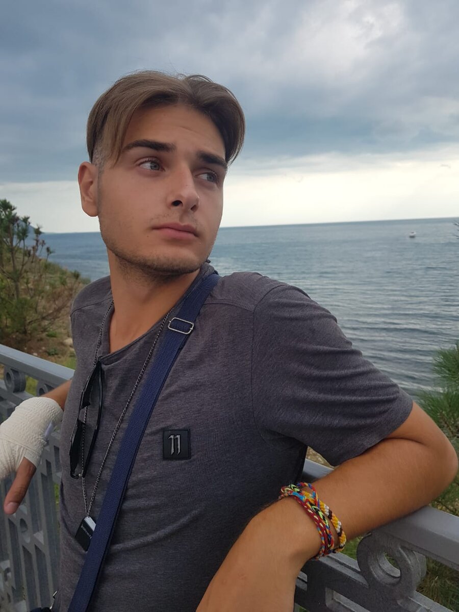 18 лет. Ты так редко бываешь серьезным