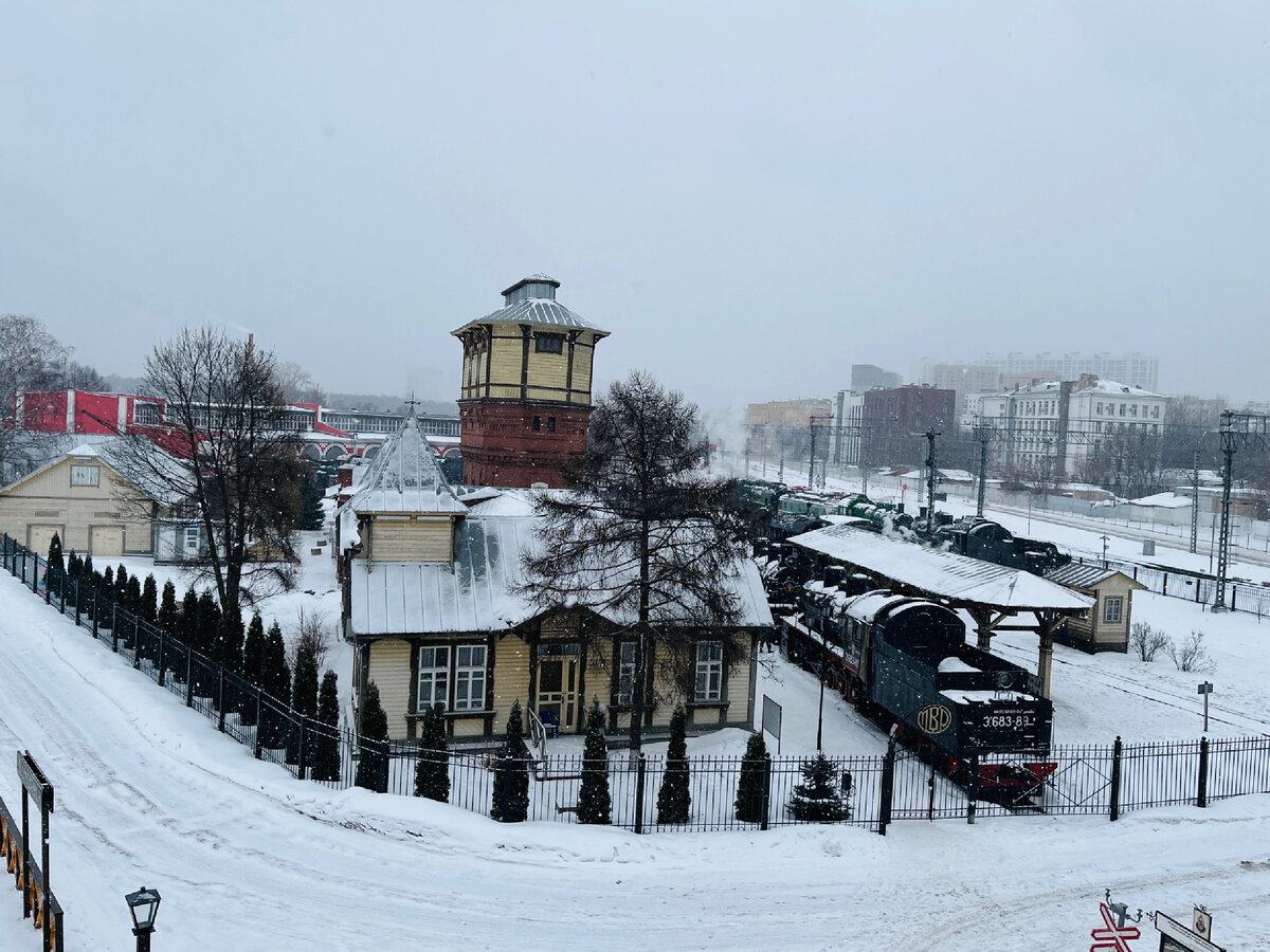 Вид на территорию музея с жд моста