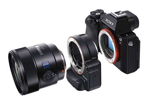 Взрыв-схема установки зеркального объектива Carl Zeiss через переходник на беззеркальный фотоаппарат Sony. Фото из сети. 