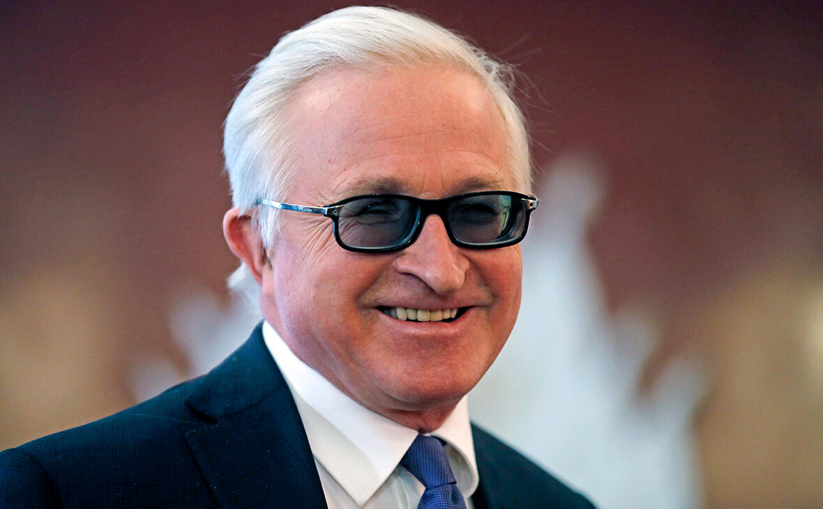 Шохин довольный