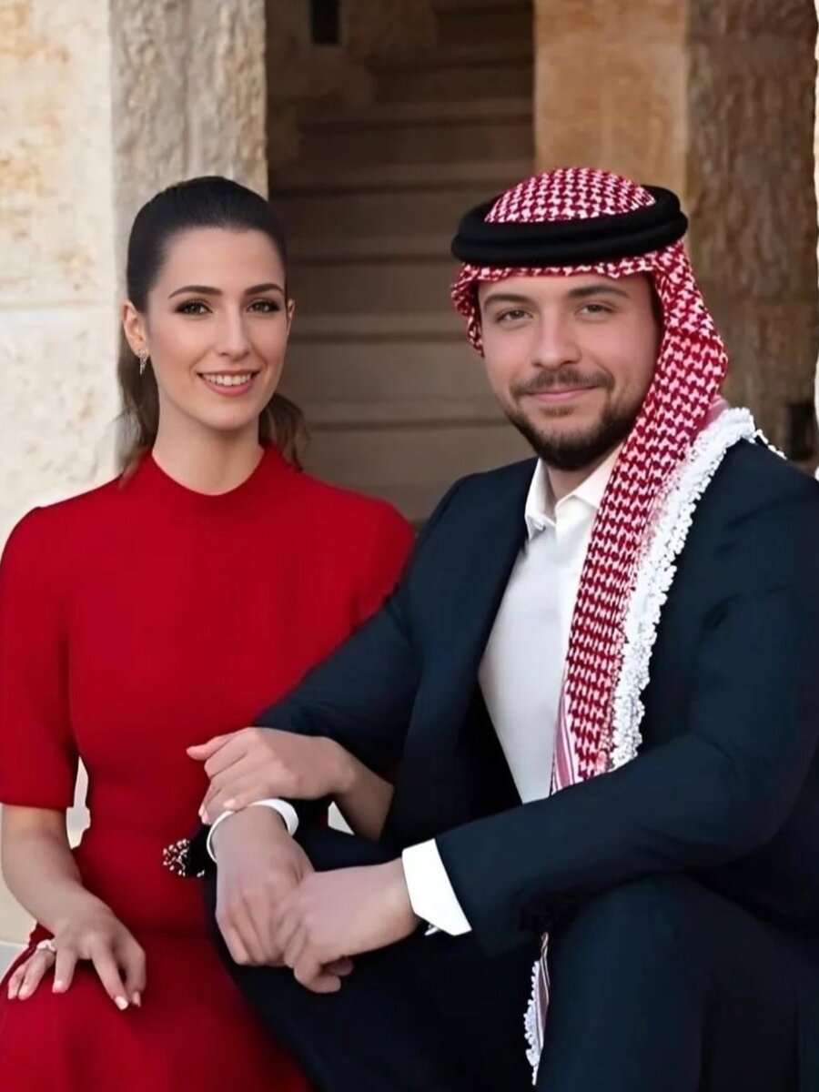 Кронпринц Иорданского Хашимитского королевства Хусейн и мисс Раджва Аль-Саиф (изначальный источник всех фото - королевский дом Иордании)