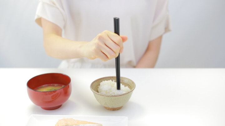 Так делать ни в кое случае нельзя, разве что если вы хотите проводить кого-то в последний путь