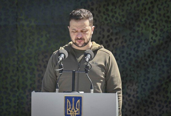    Президент Украины Владимир Зеленский признал, что перспективы его страны вступить в НАТО становятся все более отдаленными