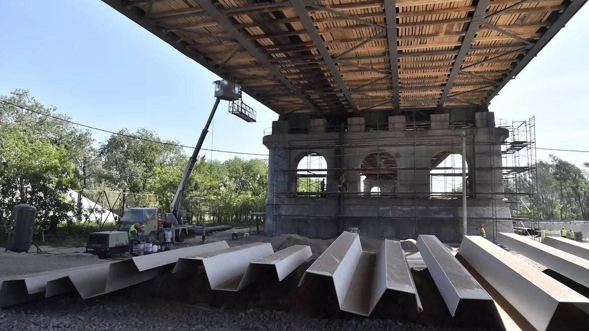     В настоящий момент строительная готовность объекта составляет 18%.