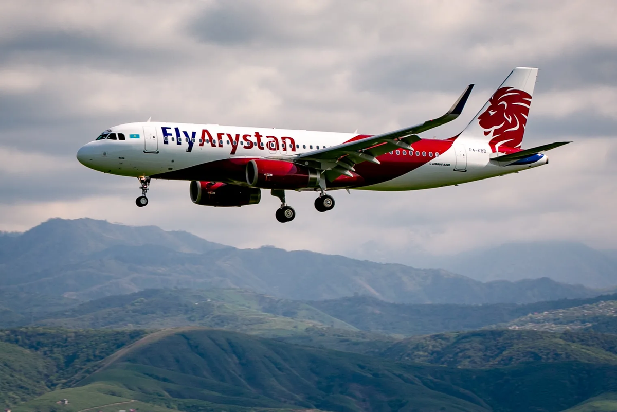 Алматы шымкент самолет. Fly Arystan a320. Airbus a320 Fly Arystan. Самолеты flyarystan. Fly Arystan авиакомпания.