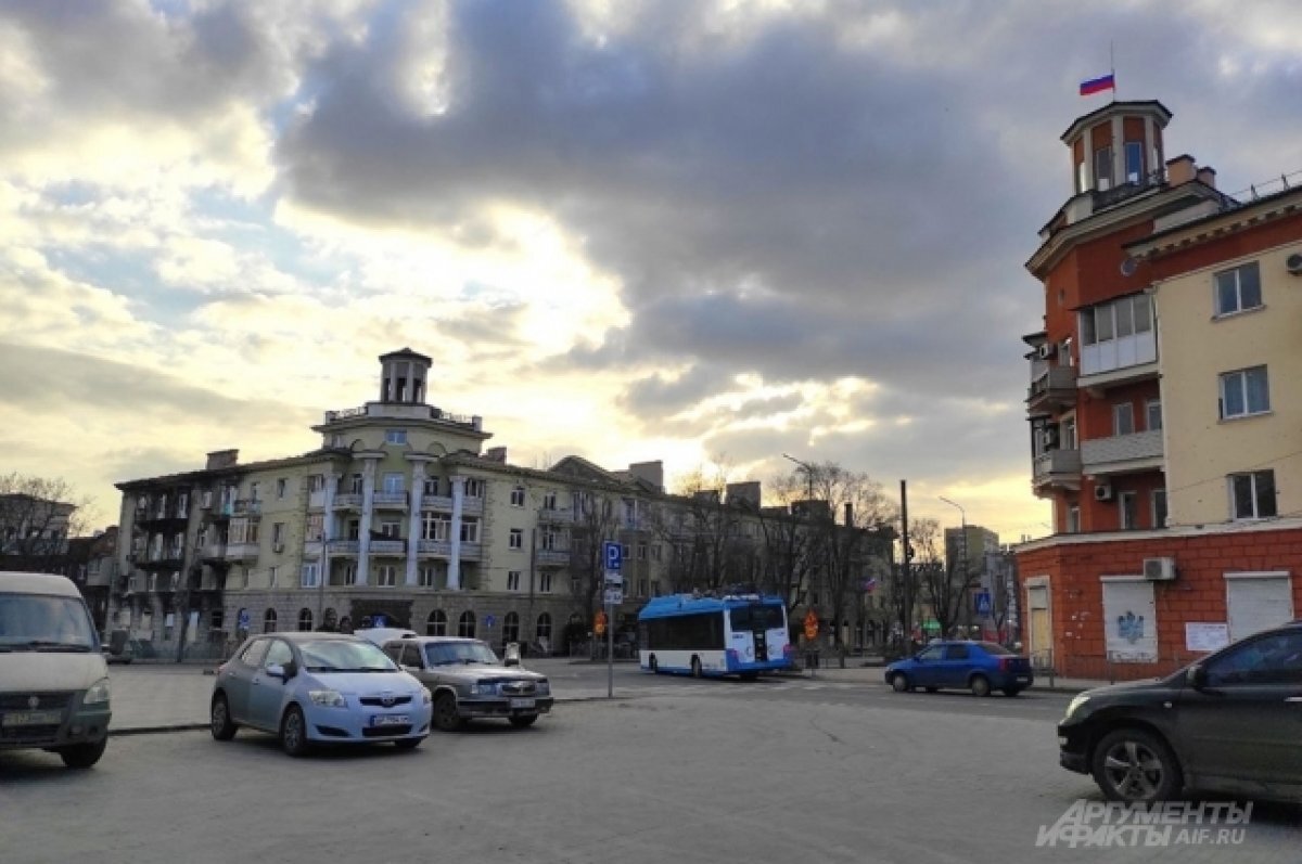    Петербургские автобусы запустили в Мариуполе ровно год назад