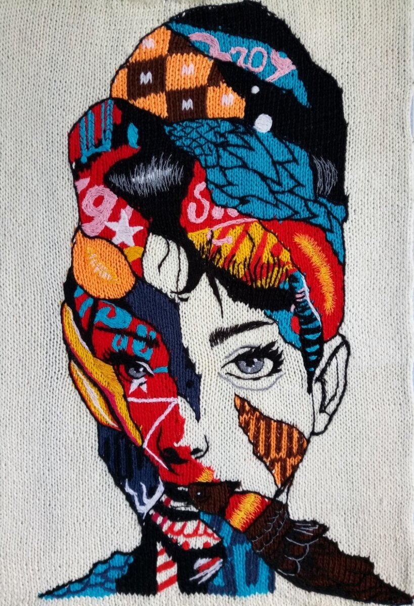 Одри Хепбёрн (интарсия спицами, вышивка)