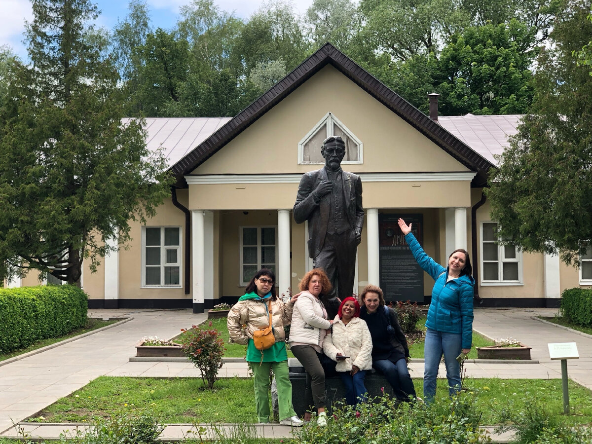 Отмечая день рождения однокашницы по МГУ. Часть 2. Мелихово. Музей-заповедник  А.П.Чехова. Бронзовые таксы | Путешествия от путешественника. Там, где  бывал сам | Дзен