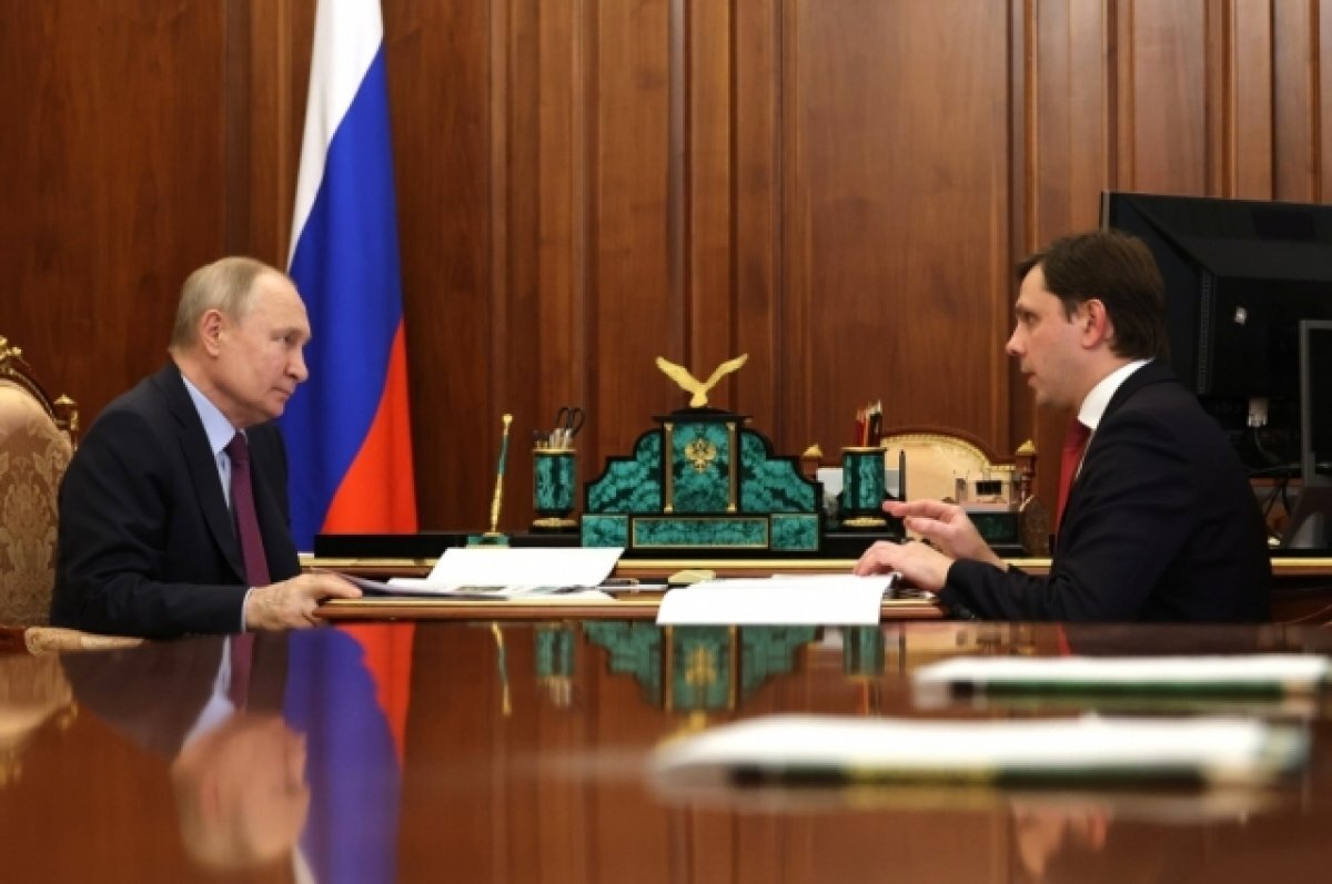    Президент Путин обсудил с орловским губернатором развитие региона