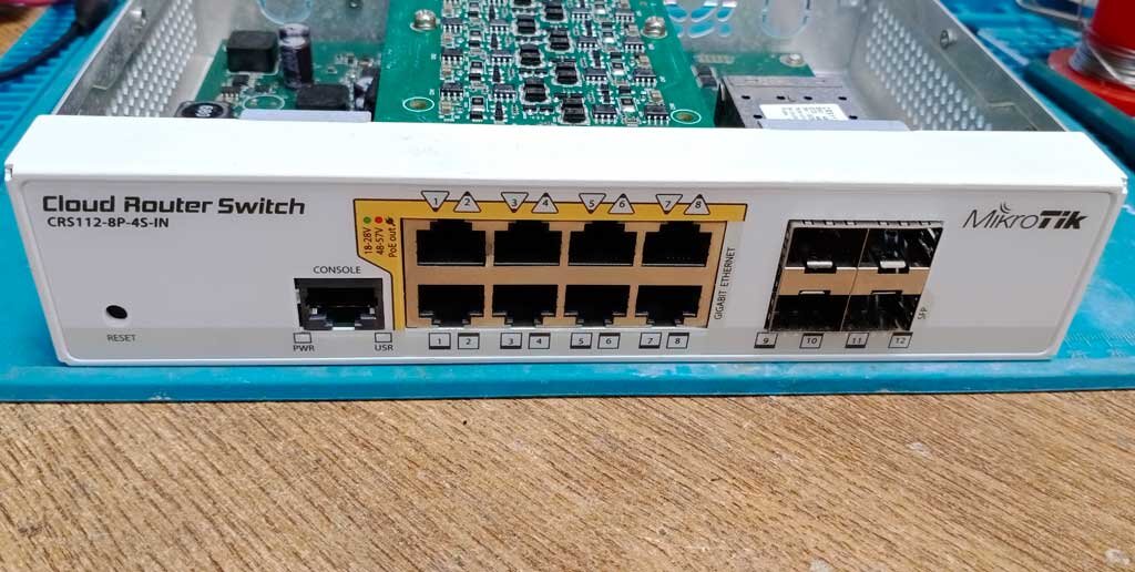 Вот такой вид коммутатора