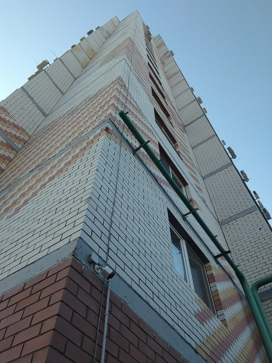 В этой высотке могла быть наша квартира